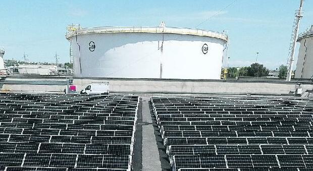 immagine Napoli, con fondali più profondi il porto hub del petrolio del Sud