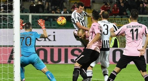 La Juventus sbanca Palermo 3 a 0. Le ambizioni di rimonta bianconera si rafforzano