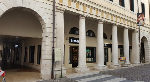 Palazzo Concordia in Corso Vittorio Emanuele finisce all'asta