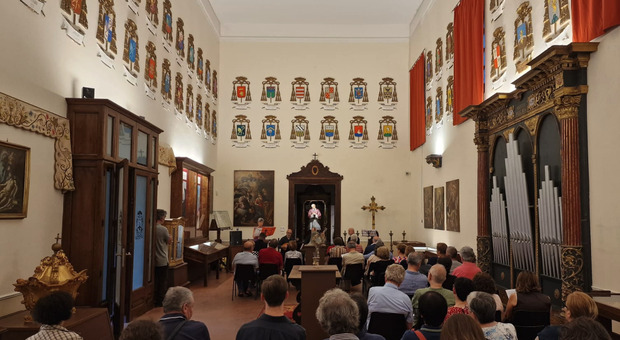 Il Salone degli stemmi a Sant'Agata de' Goti