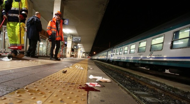 Uomo sotto il treno, rallentamenti sulla linea Ancona-Pescara