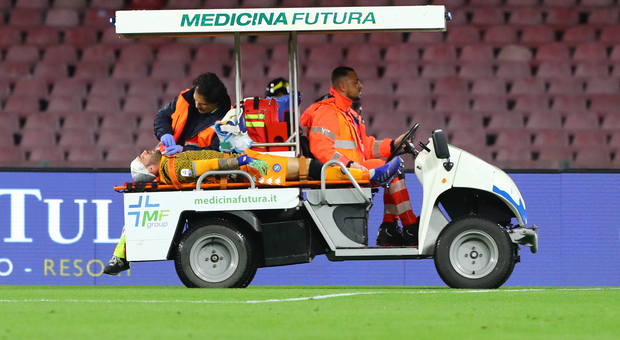 Napoli, Ancelotti va in ospedale da Ospina dopo la grande paura