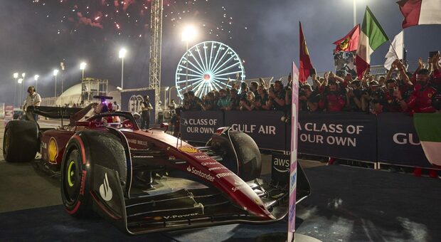 Charles Leclerc dopo l'arrivo vincente del Gran Premio del Bahrain