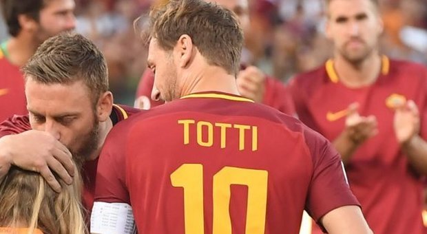 La maglietta n. 10 di Totti per cancellare le delusioni