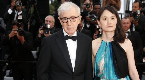 Molestie, Soon-Yi difende il marito Woody Allen: «Accusato ingiustamente»