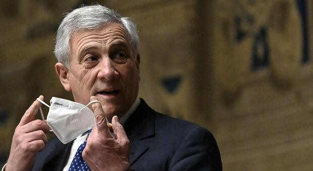 Elezioni a Napoli, Tajani: «Chi ha lasciato Forza Italia per altri sarà irrilevante, i candidati non portano via voti»