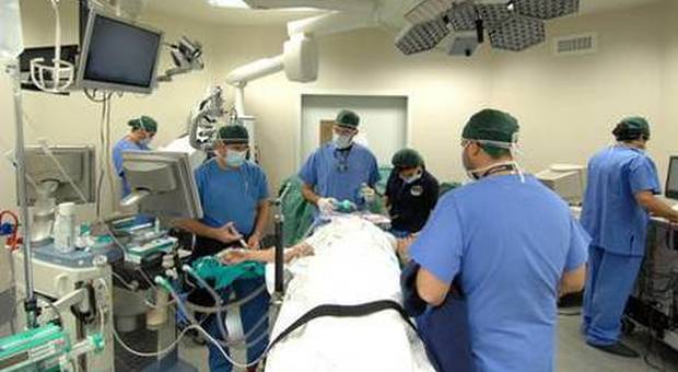 Medicina, a Roma il primo intervento in "animazione sospesa": paziente operato a cuore fermo