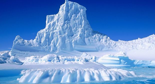 Un mega-iceberg di 80 km si sta stacca dall'Antartide