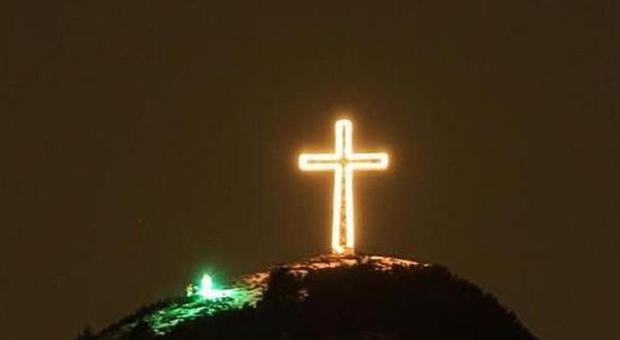Allarme Ufo a Capua, ma erano le luci led della Santa Croce sul monte Tifata