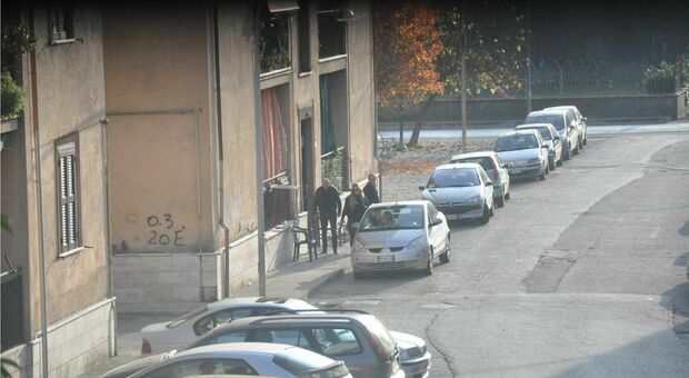 Accoltellamento per la droga in via Bellini a Frosinone, indagano i carabinieri