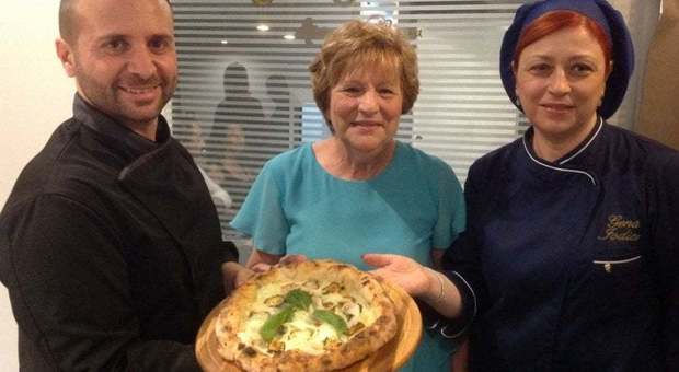 Gusto e solidarietà nell’estate di Ciro Savarese ad Arzano con la pizza Nerano