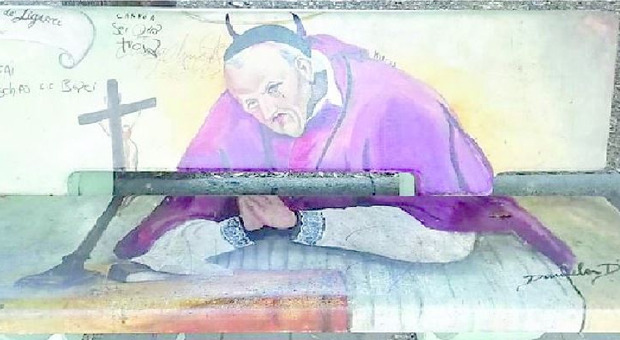 Pagani, corna e tatuaggi sul disegno di Sant'Alfonso: cancellato lo sfregio