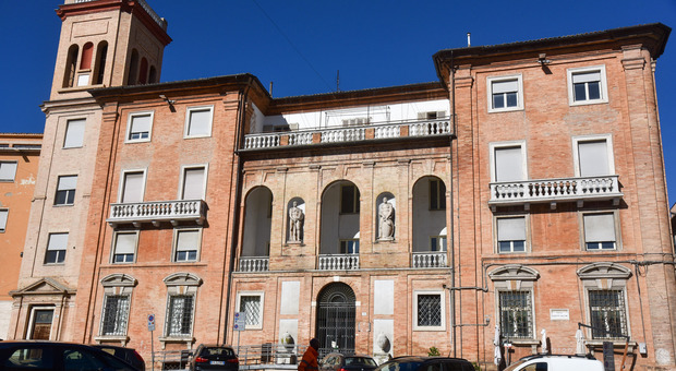L'ex Casa del Fascio in piazza Mazzini
