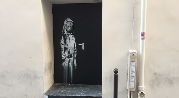 Ritrovata porta del Bataclan con l'opera di Banksy in un casale in Abruzzo