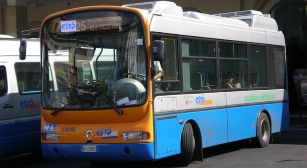 Pubblicità abusiva sui bus 14 Comuni nel mirino