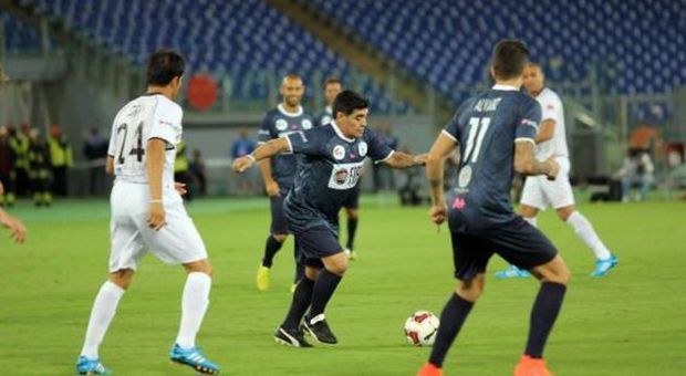 Maradona attacca il “traditore” Icardi: «Non doveva giocare la partita della pace»