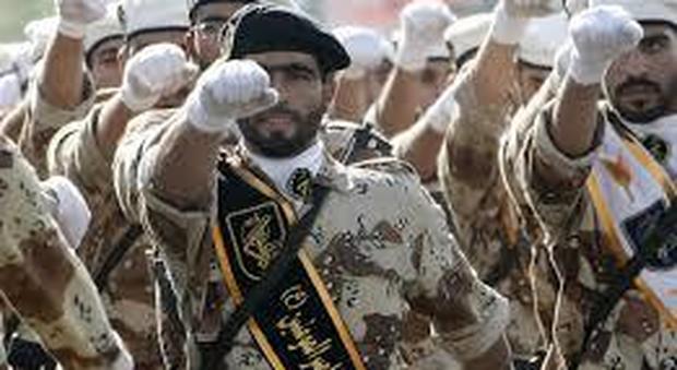 L'esercito iraniano all'Arabia: «Arriverà risposta adeguata ai crimini sauditi»