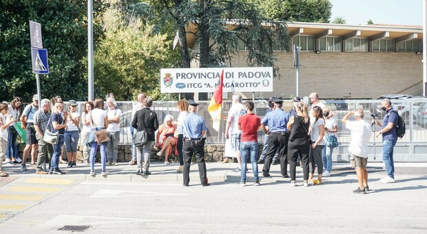 Corteo No vax a Padova: in 4mila paralizzano il traffico della città