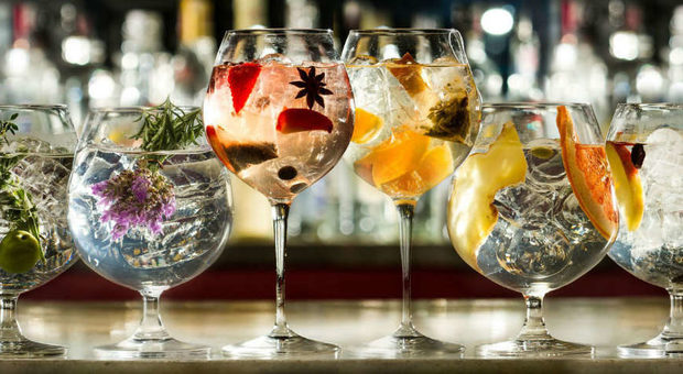 Nuovi abbinamenti: a Napoli si cena bevendo un gin tonic
