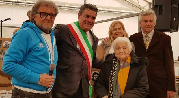 Festa a Metaurilia per i 100 anni di Dina Vitali. Il sindaco Seri: «Una colonna del quartiere»