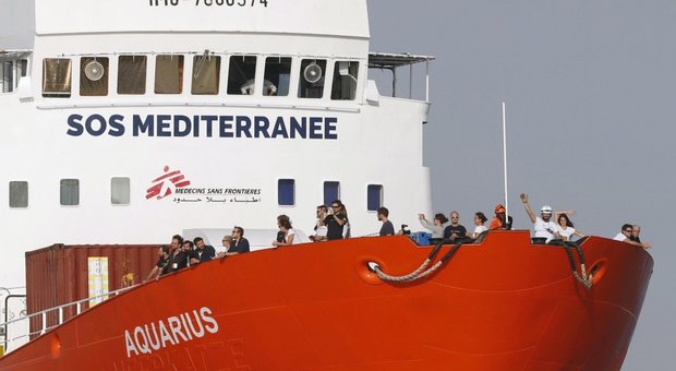 Migranti, nave Aquarius sequestrata per traffico illecito di rifiuti infettivi