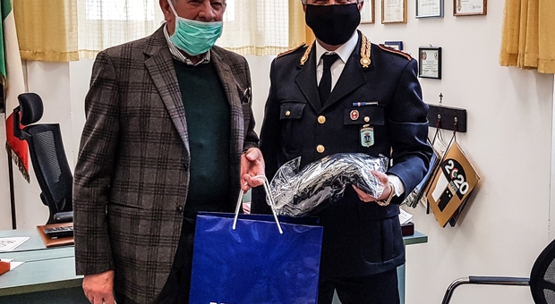 Donazione di mascherine alla polizia locale di Cisterna