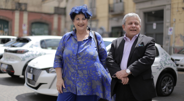 Napoli, parte il car sharing elettrico con 50 auto e la Laurito come testimonial