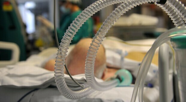 Russia, il tubo dell'ossigeno in ospedale si rompe: almeno 9 morti
