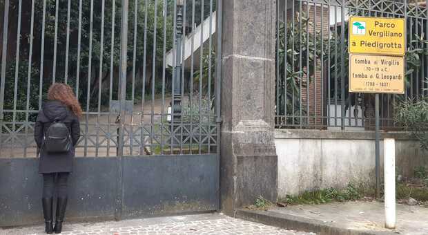 Napoli, la tomba di Virgilio off limits: «Lavori fantasma da sei mesi»