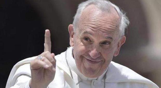 Migranti, Papa Francesco: «Ogni parrocchia accolga famiglie di profughi»