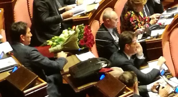 Matteoli, fiori sul banco in Senato: il ricordo dei colleghi