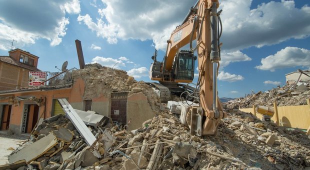 «I cantieri sono in silenzio e le gru ferme: ricostruzione post sisma al palo», denuncia di Di Venanzio (Unindustria)