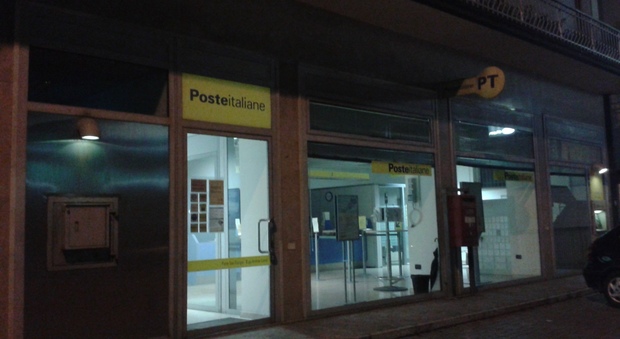 L'ufficio postale di Porto San Giorgio