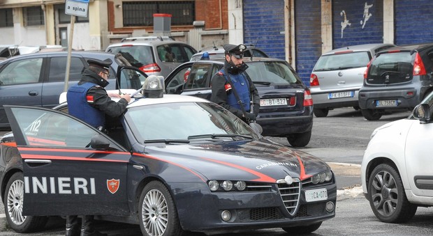 Ostia, ubriaco e senza patente fugge dai carabinieri sul lungomare: arrestato dopo inseguimento