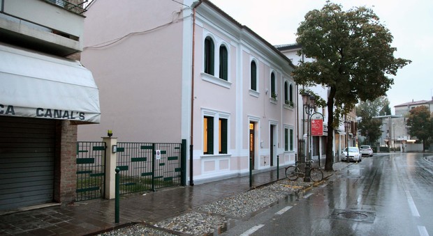 Casa svaligiata in pieno giorno: «Via ori di famiglia per 20mila euro»