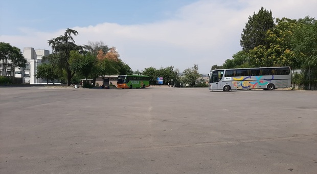 L'attuale terminal dei bus extraurbani in via Pertini a Benevento