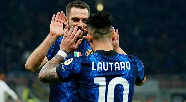 Cambio al vertice, l'Inter di Inzaghi vola al comando: doppio Lautaro, Sanchez e Calha