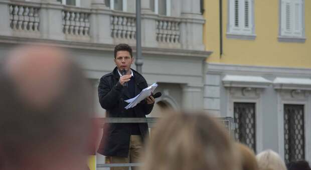 Trieste, arrestato il candidato sindaco no vax dopo una rissa all'ufficio postale