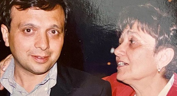 Coronavirus, Piero Chiambretti e la lettera per la madre morta: «Ricoverato d'urgenza, giorno che non potrò mai dimenticare»