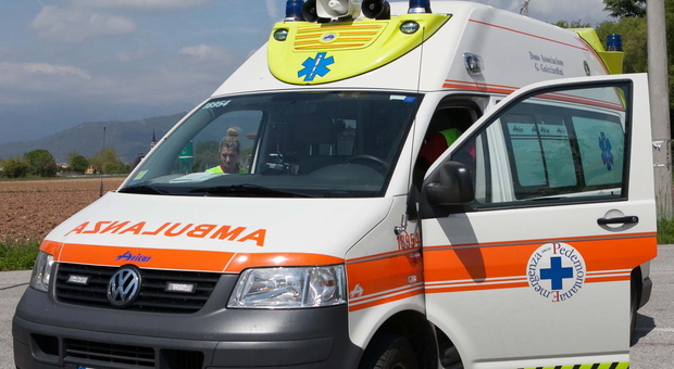 Incidente tra 2 auto e mezzo pesante a Verona Nord: tre feriti gravi e traffico bloccato