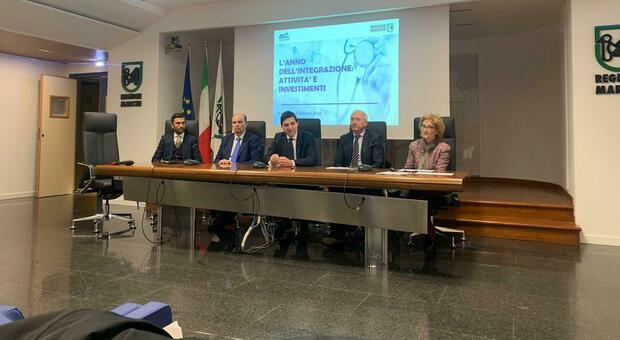 Pesaro, in Regione il bilancio del primo anno d'integrazione: «L’atto aziendale dell’Ast è pronto non avremo più servizi sbilanciati»