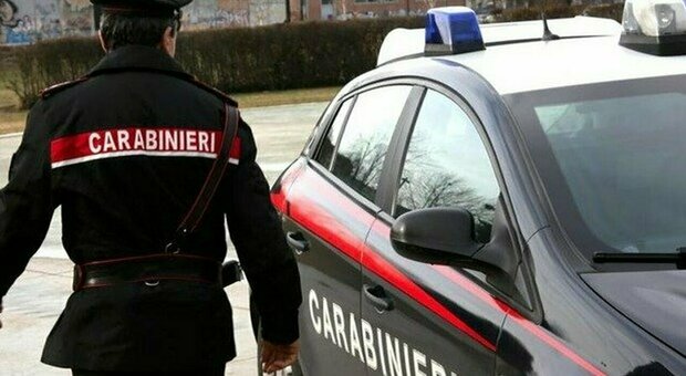 Ubriaco al volante investe un carabiniere