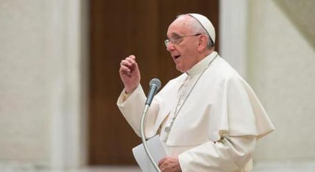 Il Papa ospita 100 barboni a cena e gli offre una visita a Cappella Sistina e Musei Vaticani