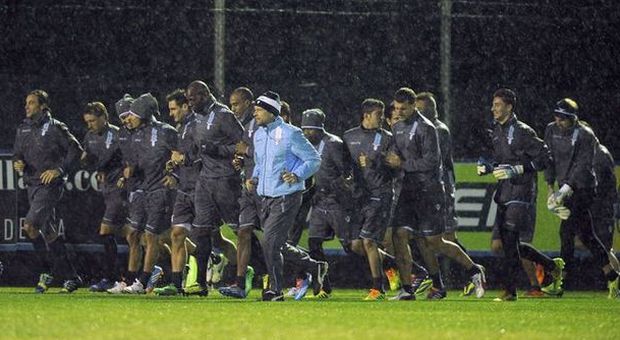 Lazio, debutto bagnato per Reja Squadra in campo al gran completo