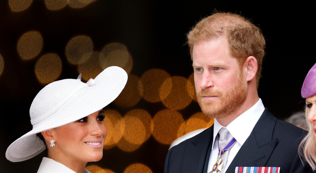 Harry e Meghan esclusi dal Met Gala? La coppia «snobbata» a causa del libro contro la Royal Family