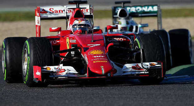 La nuova SF15-T impegnata con Raikkonen a Jerez