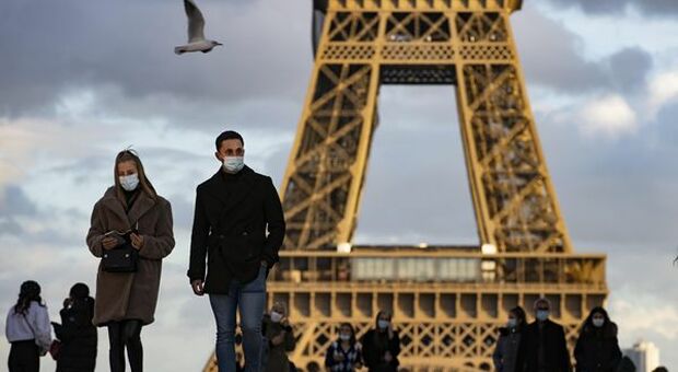 Covid, è record di contagi nel mondo: in Francia 300mila in 24 ore