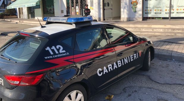 Estorcevano notti di sesso ai trans: condannati due carabinieri