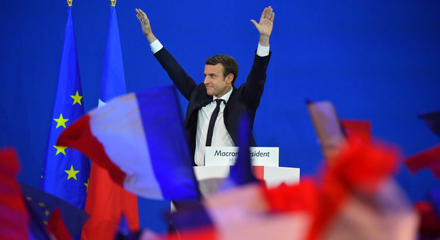 Emmanuel Macron dopo la vittoria al primo turno per le presidenziali francesi