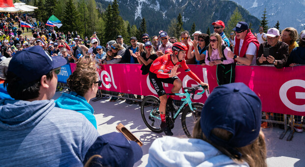 Giro d'Italia, nel trevigiano "solo" un passaggio a Colle Umberto. E Castelfranco Veneto rimane ancora a bocca asciutta